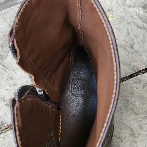 Boots designer - Picture 3 of 4